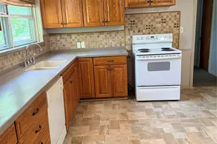 305 Wisteria St, Lake Jackson, TX 77566 - Photo 6