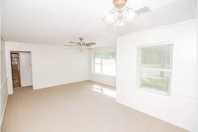 305 Wisteria Street, Lake Jackson, TX 77566 - Photo 2