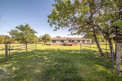 102 Windwood Circle, Somerville, TX 77879 - Photo 2