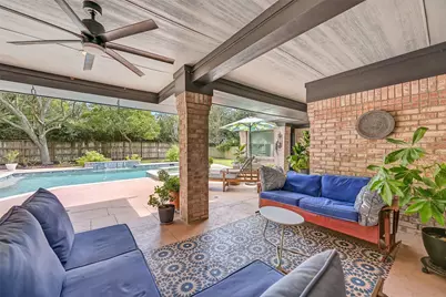 203 W Spreading Oaks Avenue, Friendswood, TX 77546 - Photo 42