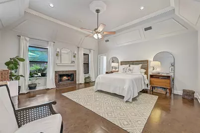 203 W Spreading Oaks Avenue, Friendswood, TX 77546 - Photo 24