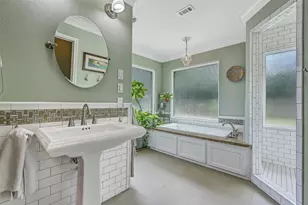 203 W Spreading Oaks Ave, Friendswood, TX 77546 - Photo 28