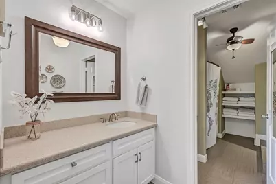 203 W Spreading Oaks Avenue, Friendswood, TX 77546 - Photo 34