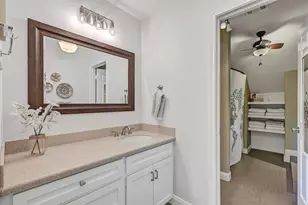 203 W Spreading Oaks Ave, Friendswood, TX 77546 - Photo 34