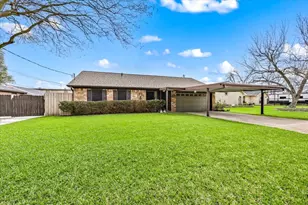 114 W Vaughn Ln, Deer Park, TX 77536 - Photo 1