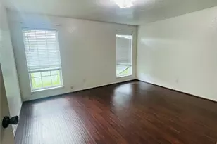10103 Sageyork Dr, Houston, TX 77089 - Photo 8
