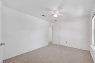 3938 Vauxhall Dr S, Houston, TX 77047 - Photo 32