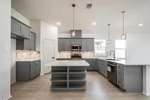 10401 Woodhill Spa Ln, Cleveland, TX 77327 - Photo 4