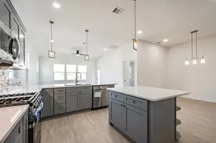 10401 Woodhill Spa Ln, Cleveland, TX 77327 - Photo 10