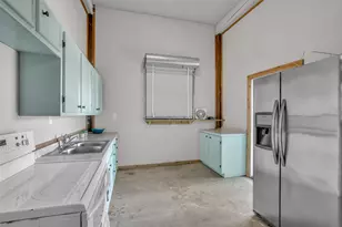 940 Mary Ann, Port Bolivar, TX 77650 - Photo 8