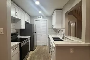 8555 Sands Point Dr, Houston, TX 77036 - Photo 2