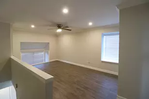 5929 Queensloch Dr, Houston, TX 77096 - Photo 6