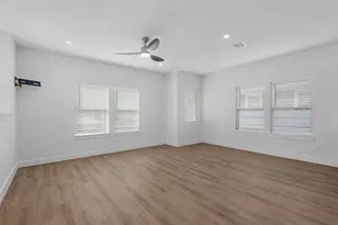 900 Lucky St, Houston, TX 77088 - Photo 2