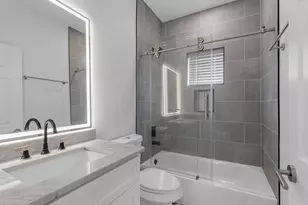 900 Lucky St, Houston, TX 77088 - Photo 16