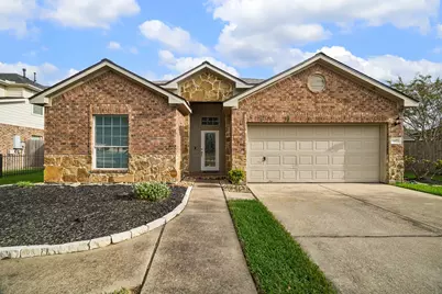 10051 Lynnwood Drive, Baytown, TX 77521 - Photo 2