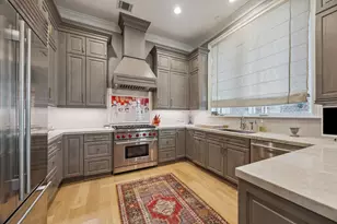 1903 Revere St, Houston, TX 77019 - Photo 10