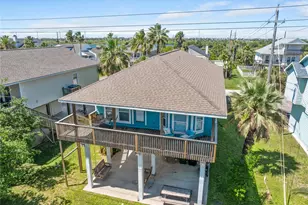 13819 Mutiny Ln, Galveston, TX 77554 - Photo 2