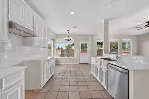 2902 Napoleonic Ct, Houston, TX 77014 - Photo 10