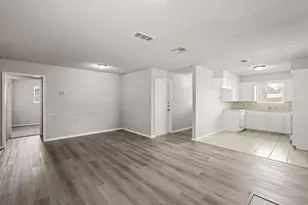 1802 Mosher Ln, Houston, TX 77088 - Photo 10