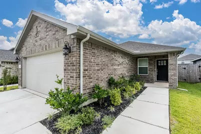 219 Charles Ridge Drive, Conroe, TX 77316 - Photo 2