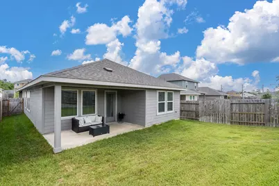 219 Charles Ridge Drive, Conroe, TX 77316 - Photo 4