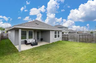 219 Charles Rdg Dr, Conroe, TX 77316 - Photo 4