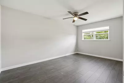 201 S Kansas Avenue #C, League City, TX 77573 - Photo 8