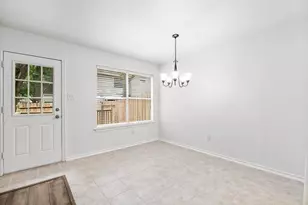 302 Sentry Maple Pl, The Woodlands, TX 77382 - Photo 4
