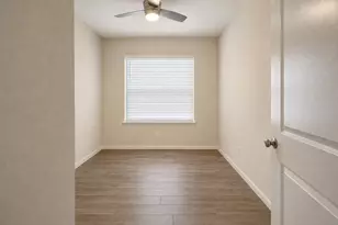 5707 Harmony Bay Cir, Richmond, TX 77407 - Photo 4