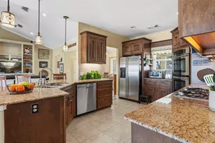 9106 N Humble Camp Rd, Dickinson, TX 77539 - Photo 10