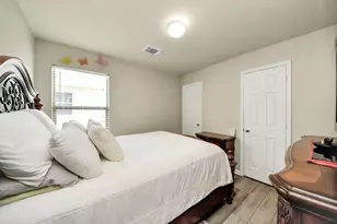 13915 Prosperity Ridge Dr, Houston, TX 77048 - Photo 32