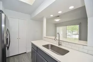 8803 Vinkins Rd, Houston, TX 77071 - Photo 6