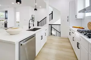 1214 W 24th St, Houston, TX 77008 - Photo 12