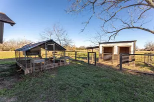 210 W Mulberry Ave, Wharton, TX 77488 - Photo 40