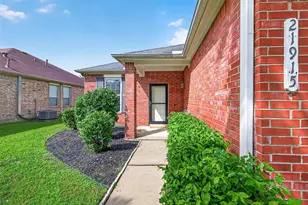 21915 Willow Shadows Dr, Tomball, TX 77375 - Photo 6