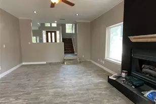 122 April Wind Dr E, Conroe, TX 77356 - Photo 4