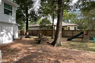 122 April Wind Dr E, Conroe, TX 77356 - Photo 18