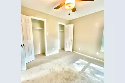 122 April Wind Drive E, Conroe, TX 77356 - Photo 10