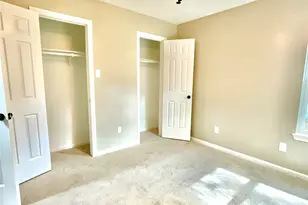 122 April Wind Dr E, Conroe, TX 77356 - Photo 10