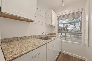 2021 Southgate Blvd, Houston, TX 77030 - Photo 12