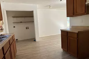 1111 Wheeler St, Anahuac, TX 77514 - Photo 12