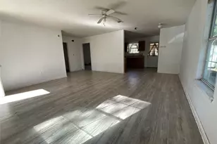 1111 Wheeler St, Anahuac, TX 77514 - Photo 4