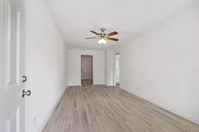 5111 Clover Street #B, Houston, TX 77033 - Photo 2
