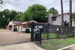 1839 Sherwood Forest St, Houston, TX 77043 - Photo 2