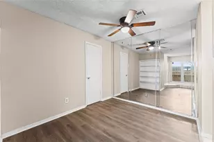 9327 Pagewood Ln, Houston, TX 77063 - Photo 10