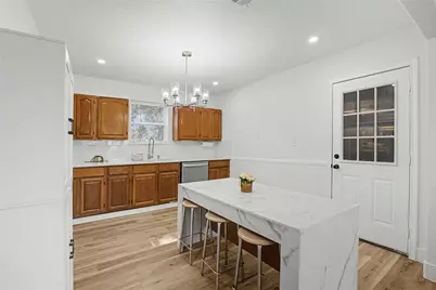 3125 South Dr, Groves, TX 77619 - Photo 10