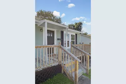 3125 South Dr, Groves, TX 77619 - Photo 4