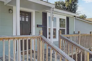 3125 South Dr, Groves, TX 77619 - Photo 4