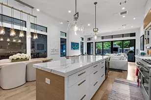 6404 Haskell St, Houston, TX 77007 - Photo 4