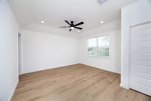 1939 Longmire Villas Ct, Conroe, TX 77304 - Photo 20